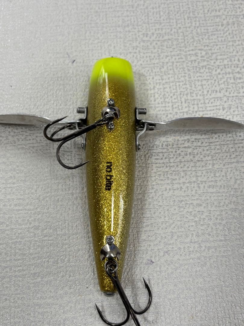 nobite ノーバイト　大きな羽　中古美品