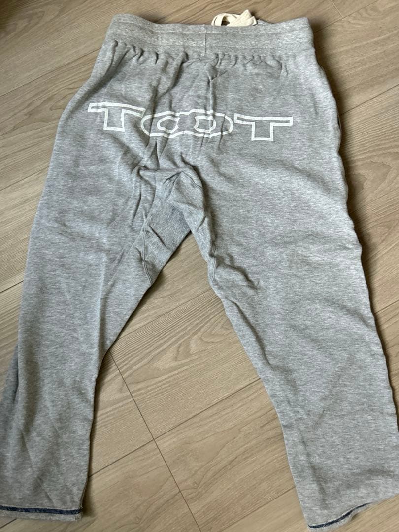 新品未使用　TOOT　トレーニングパンツ　メンズ　Mサイズ　七分丈　　薄手
