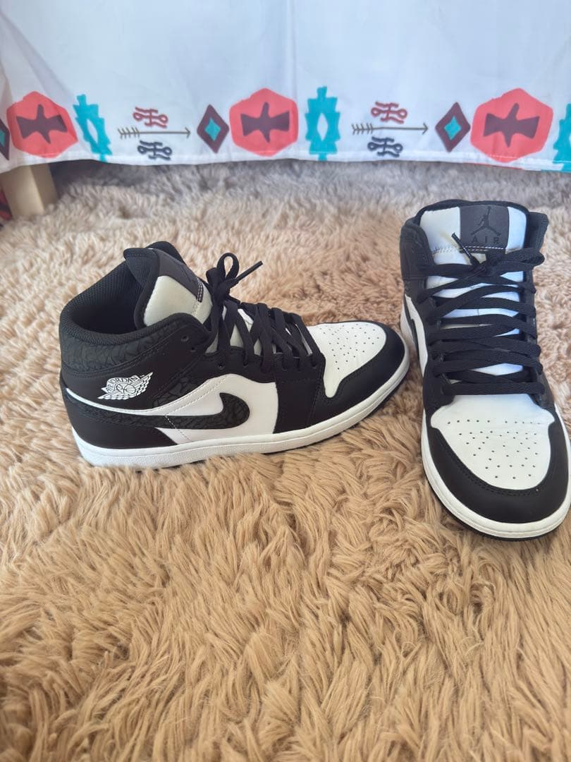 シューズ(女性用) AIR JORDAN 1 MID SE 26cm