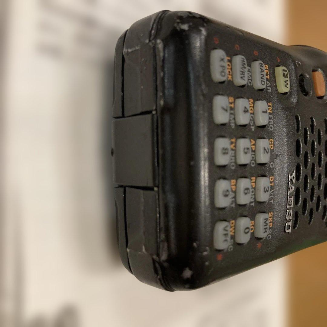 YAESU VX-5 トリプルバンド FMトランシーバー
