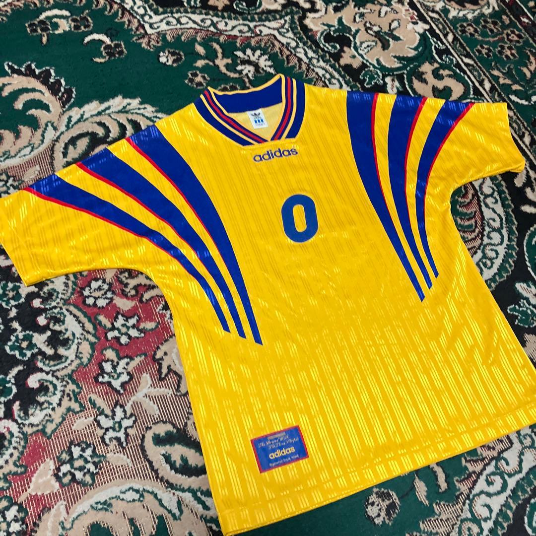 デサント製 アディダス　サッカー ゲーム　シャツ　ユニフォーム　XO