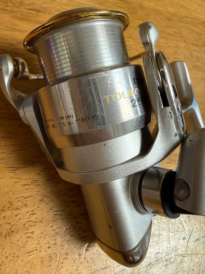 ジャンク　Daiwa Tournament-X 2500SC スピニングリール