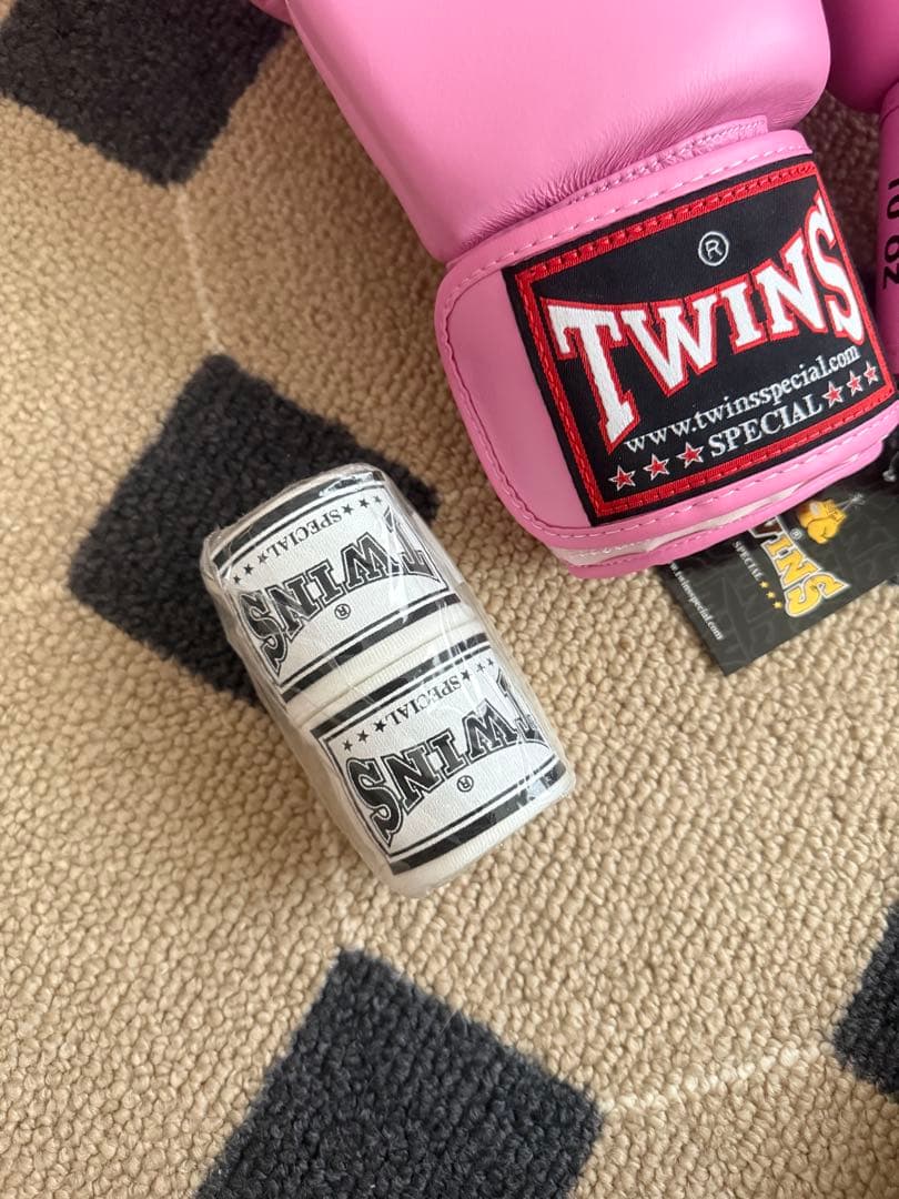 新品未使用 TWINS SPECIAL 本革ボクシンググローブ 10oz ピンク