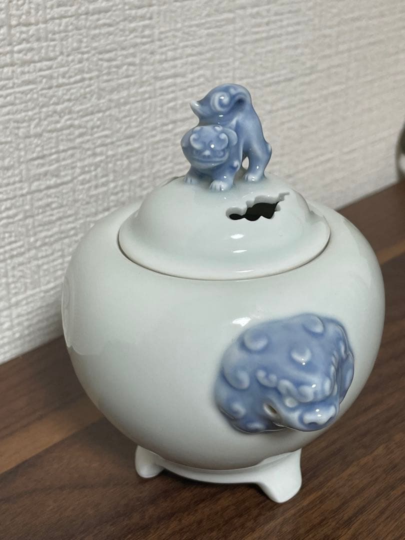 十一代今右衛門 白磁家紋入香炉 獅子摘 共箱付