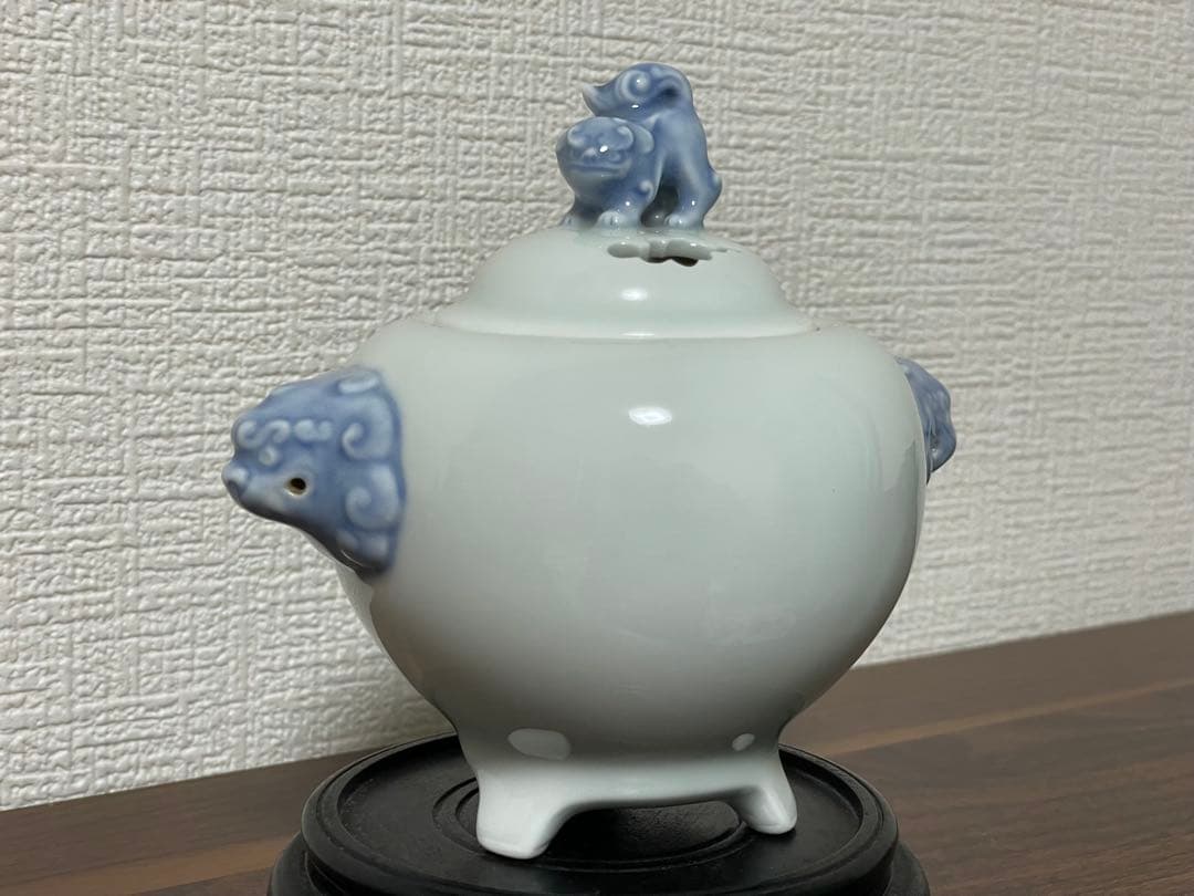 十一代今右衛門 白磁家紋入香炉 獅子摘 共箱付
