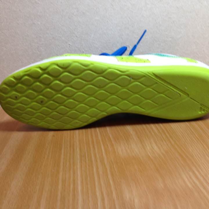 adidas フットサルシューズ
