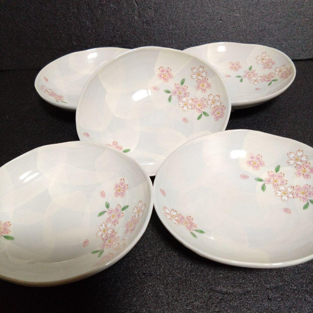 新品 有田焼 3点脚楕円形銘々皿5枚 桜柄　お祝い