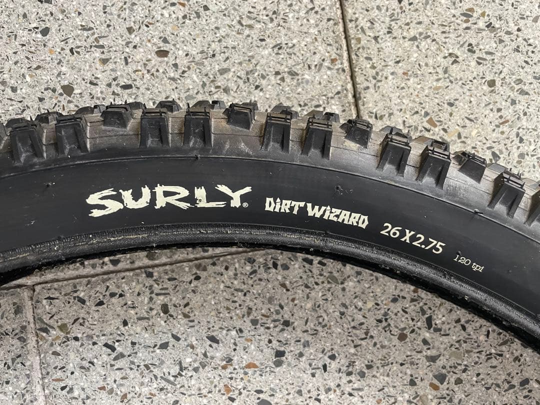 サーリー Surly dirtwizard 26 × 2.75 タイヤ MTB