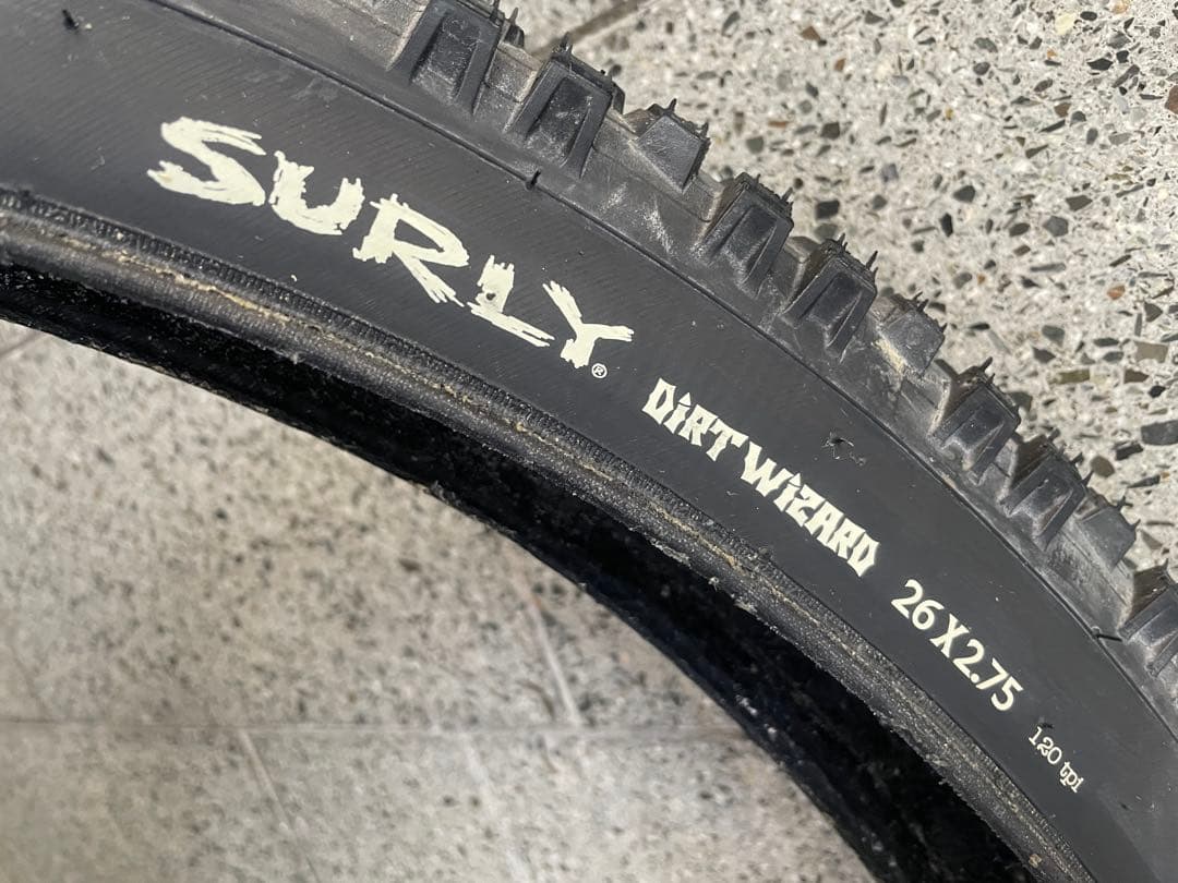 サーリー Surly dirtwizard 26 × 2.75 タイヤ MTB