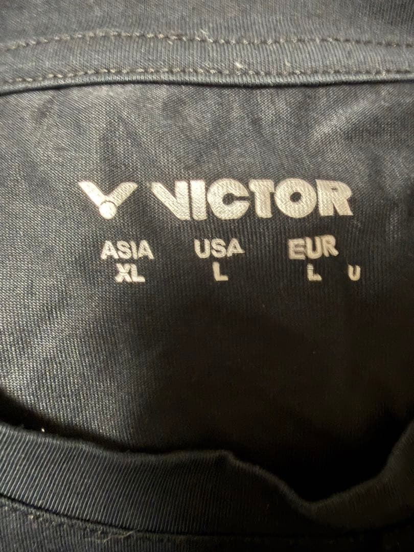 VICTOR Tシャツ