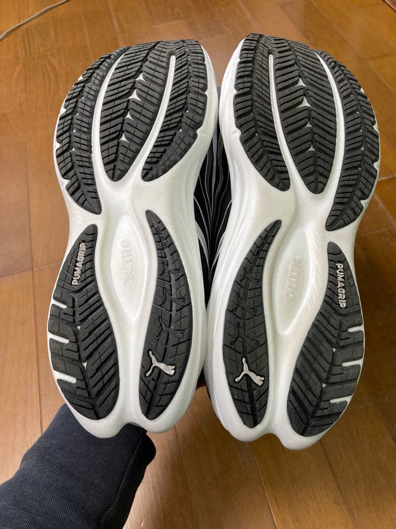 PUMA ヴェロシティ ニトロ 4 AP ブラック 27.5cm