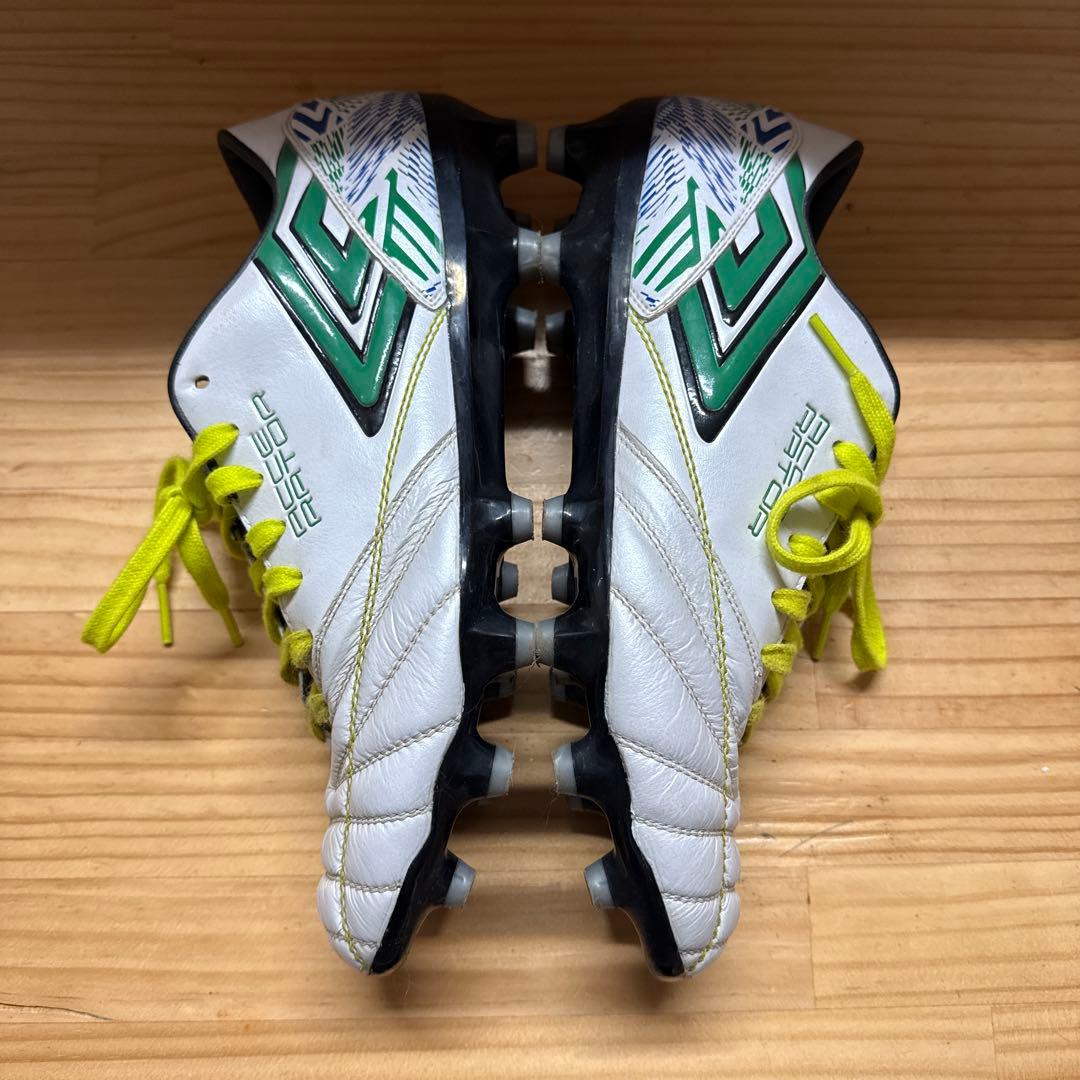 アンブロ アクセレイター　サッカーシューズ　25.5