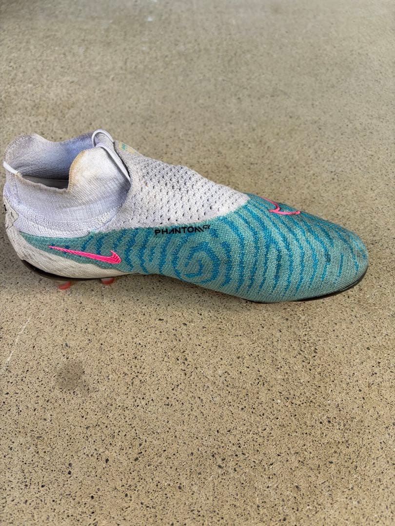 Nike Phantom gx エリート　サッカーシューズ 青/ピンク26センチ