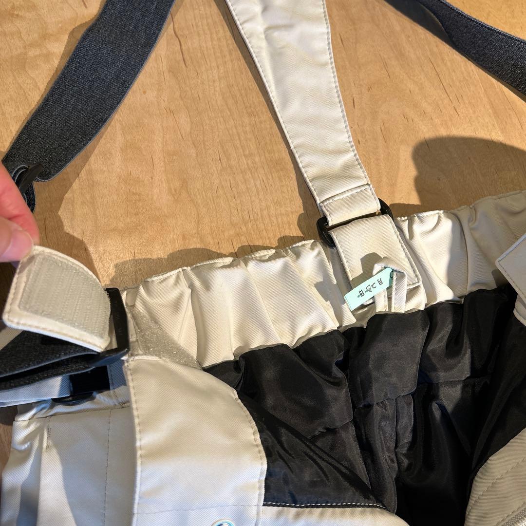 DESCENTE サスペンダー付きスキー・スノーボードウェア