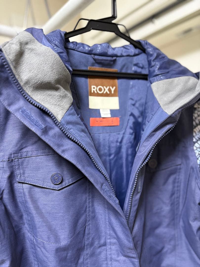 ROXY スノーボードジャケット 新品　Mサイズ　早い物勝ち