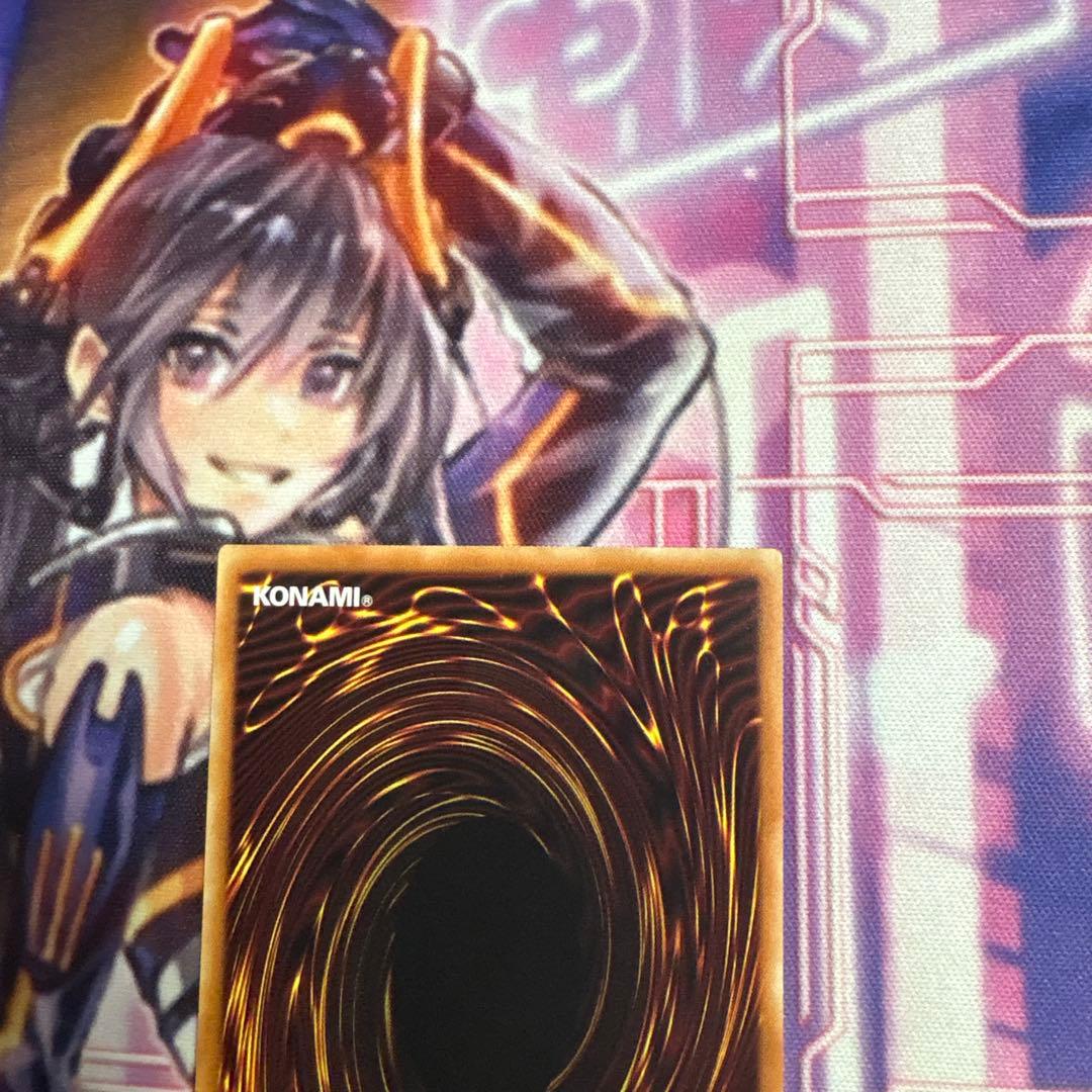 遊戯王　ブラックマジシャンガール ホログラフィック　①