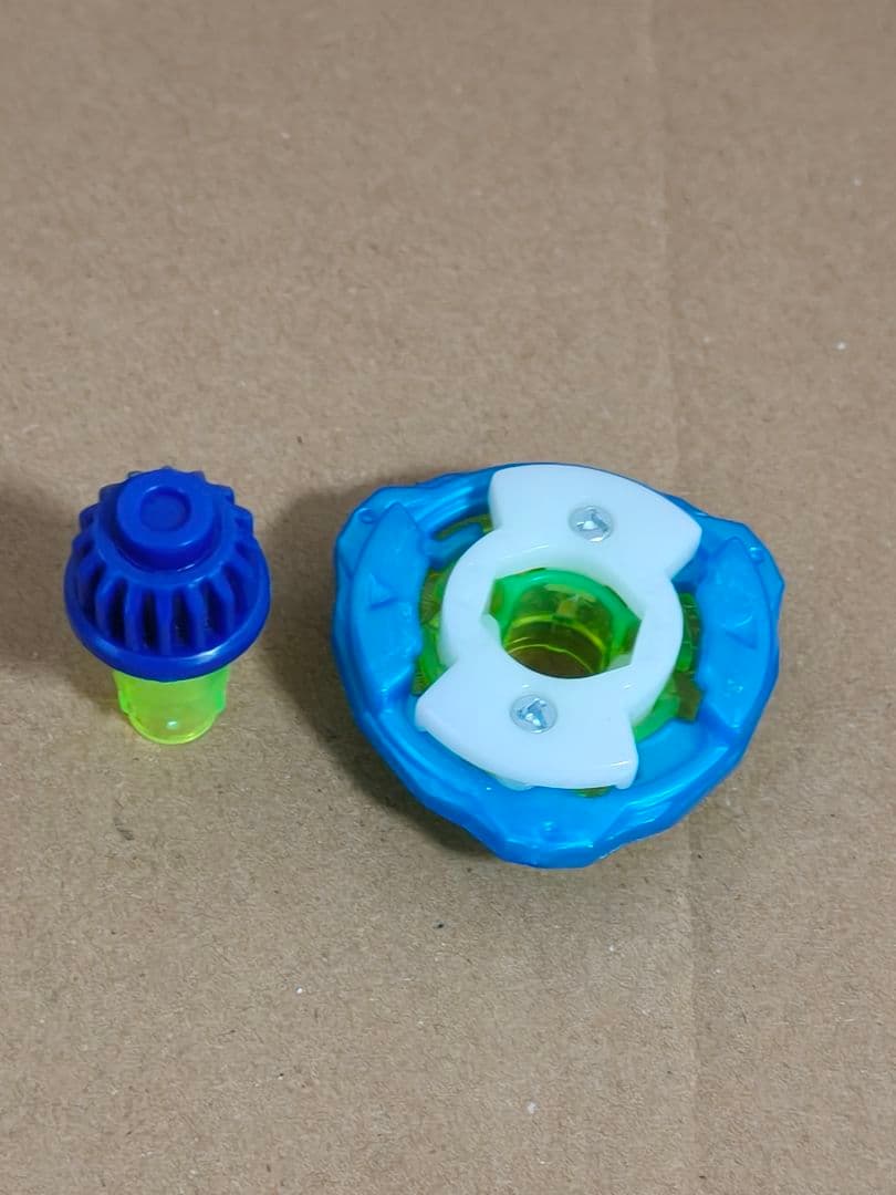ベイブレードX　エアロペガサス3-70A　ダブルメタルコート　ブルーxグリーン