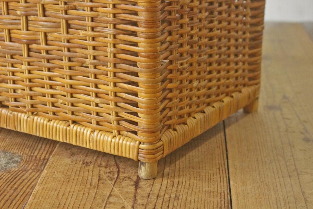ラタン ランドリー バスケット 小振り 蓋付き脱衣かご 籠 ラック 籐家具 収納