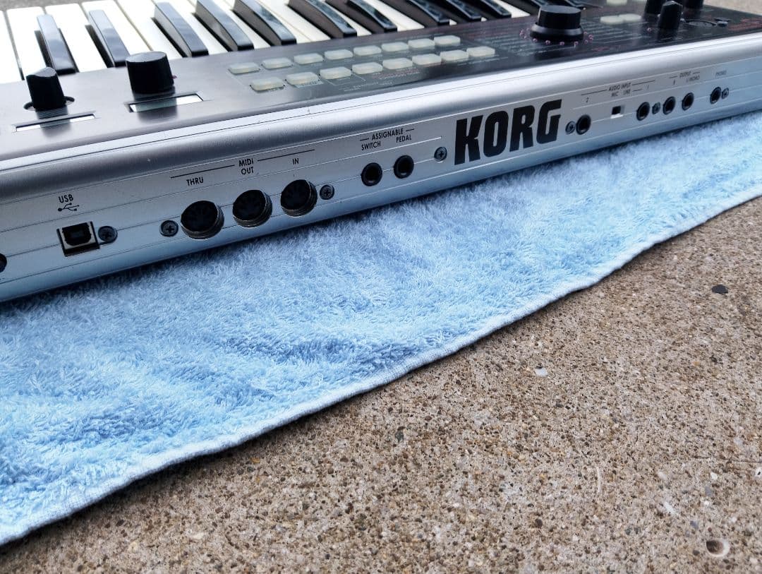 J*k様 コルグ　R3 シンセサイザー　中古
