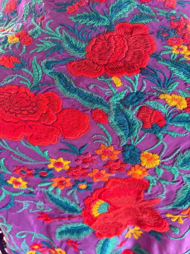 【美品】フラメンコ　マントンシージョ刺繍　紫