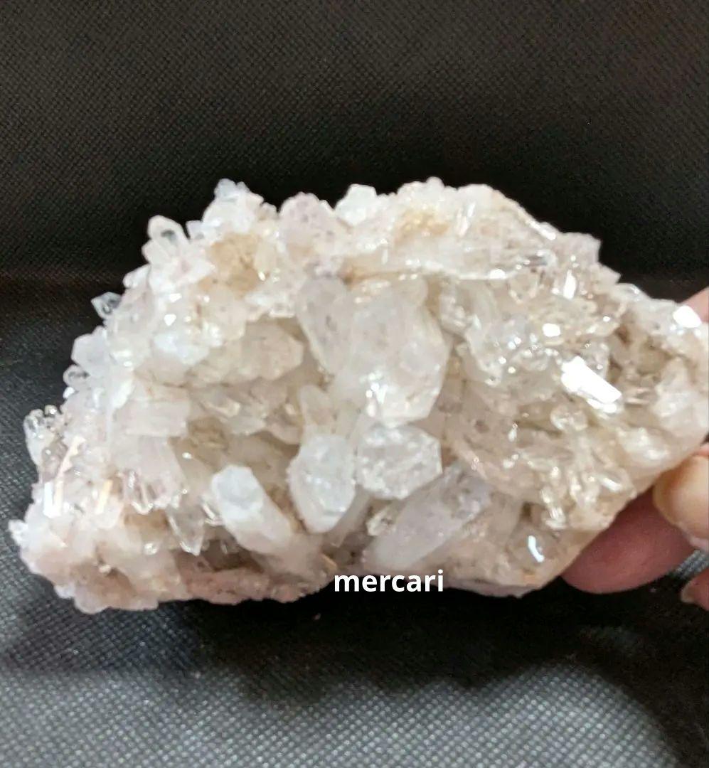 母岩ピンクなマダガスカル産水晶クラスター
