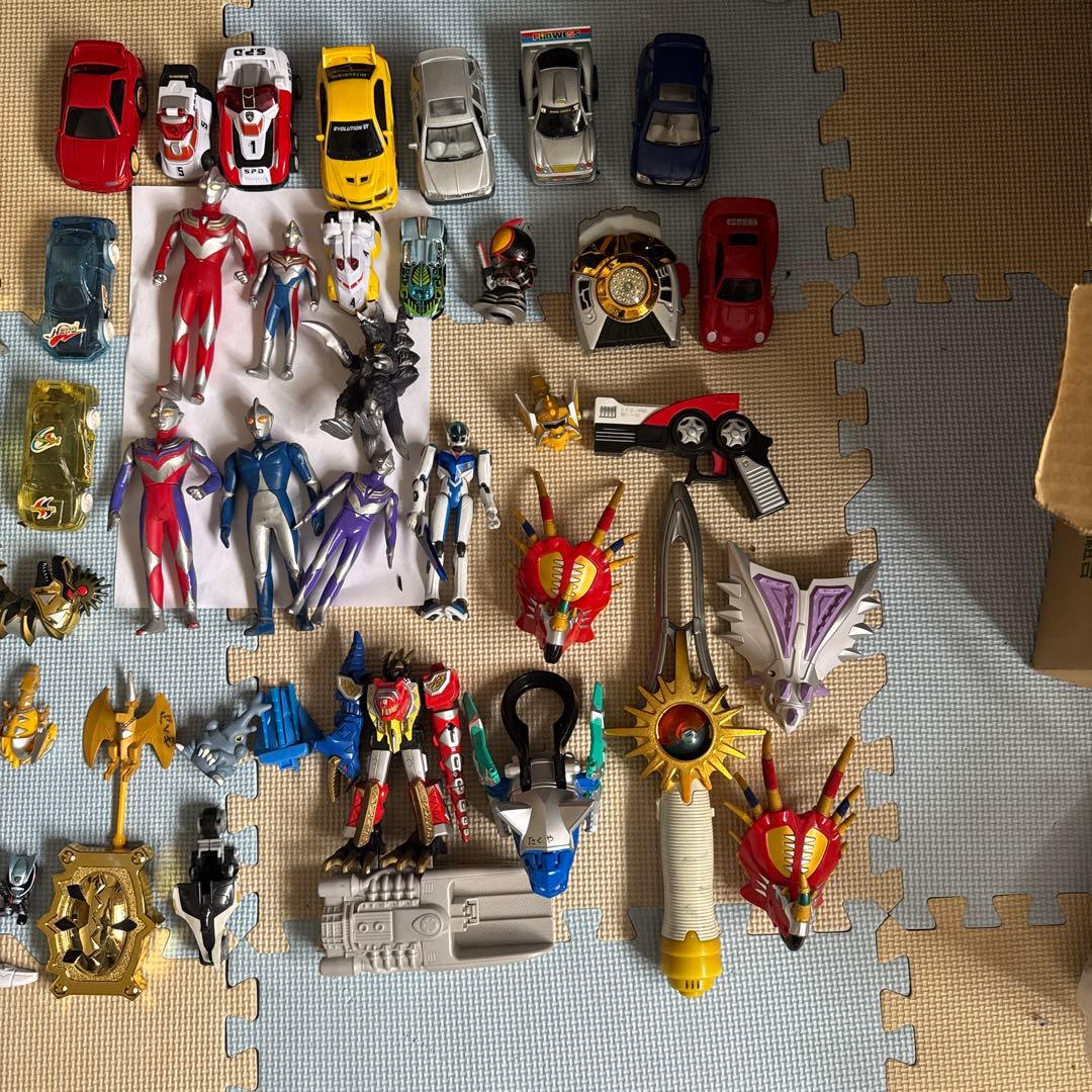 P*G様 特撮フィギュア・ミニカー 大量まとめ売り ウルトラマン 仮面ライダー
