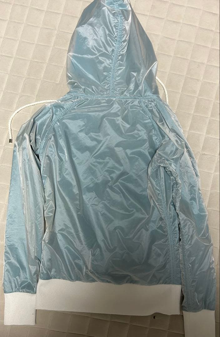 TOM⭐︎マークアンドロナ⭐︎水色フード付きシャカシャカ　ブルゾン⭐︎M