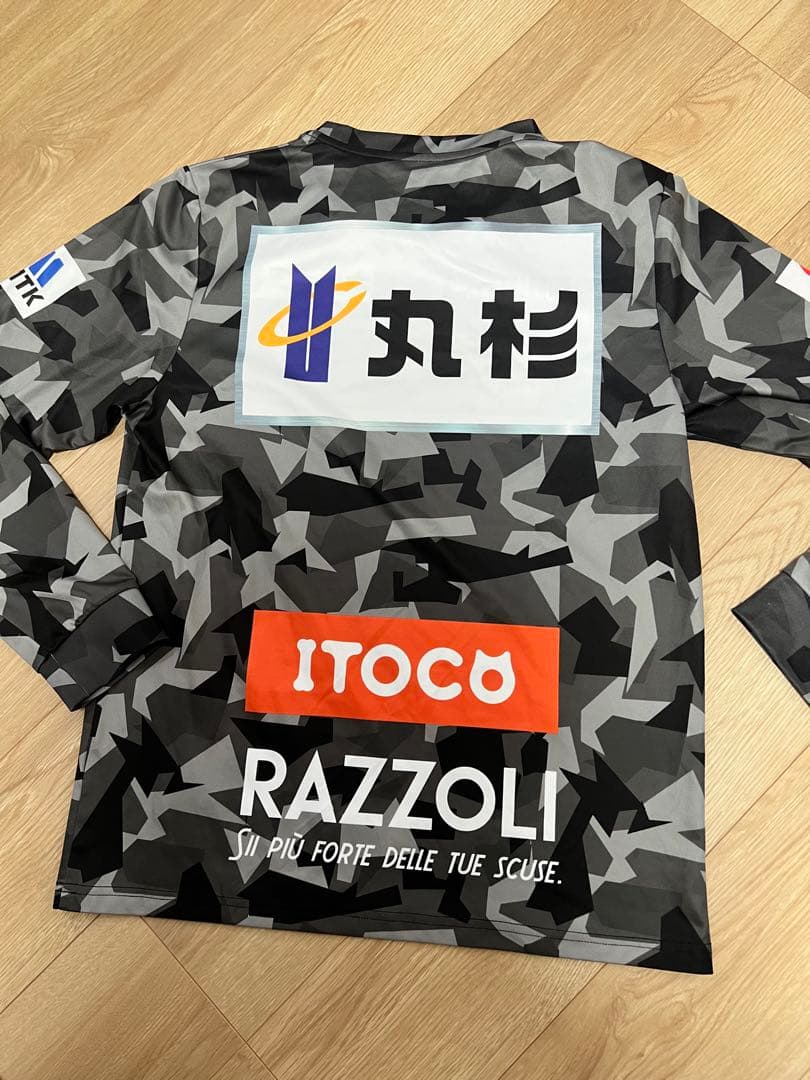 FC岐阜　トレーニングシャツ　長袖