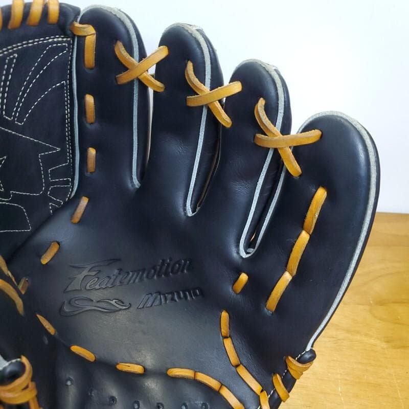 ミズノ 菅野智之モデル フィートエモーション 美品 投手用 軟式グローブ