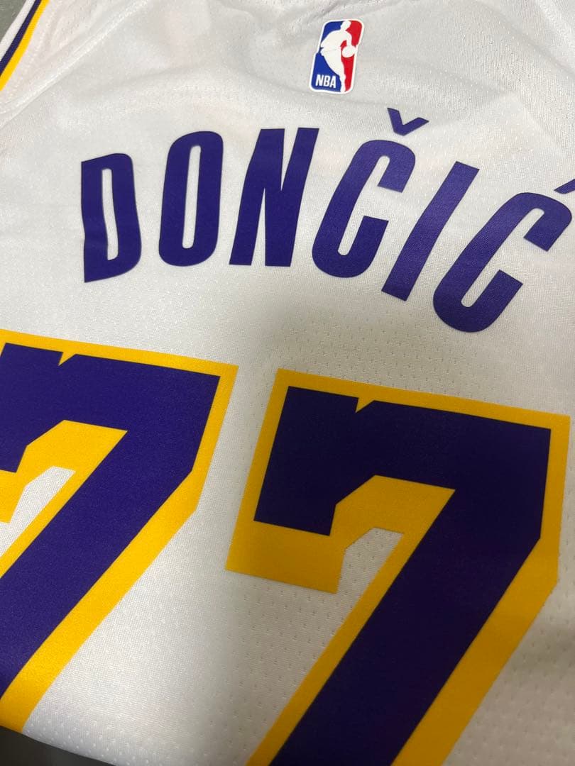 NBA Lakers LUKA DONČIĆ 77 レイカーズ　ジャージ XL