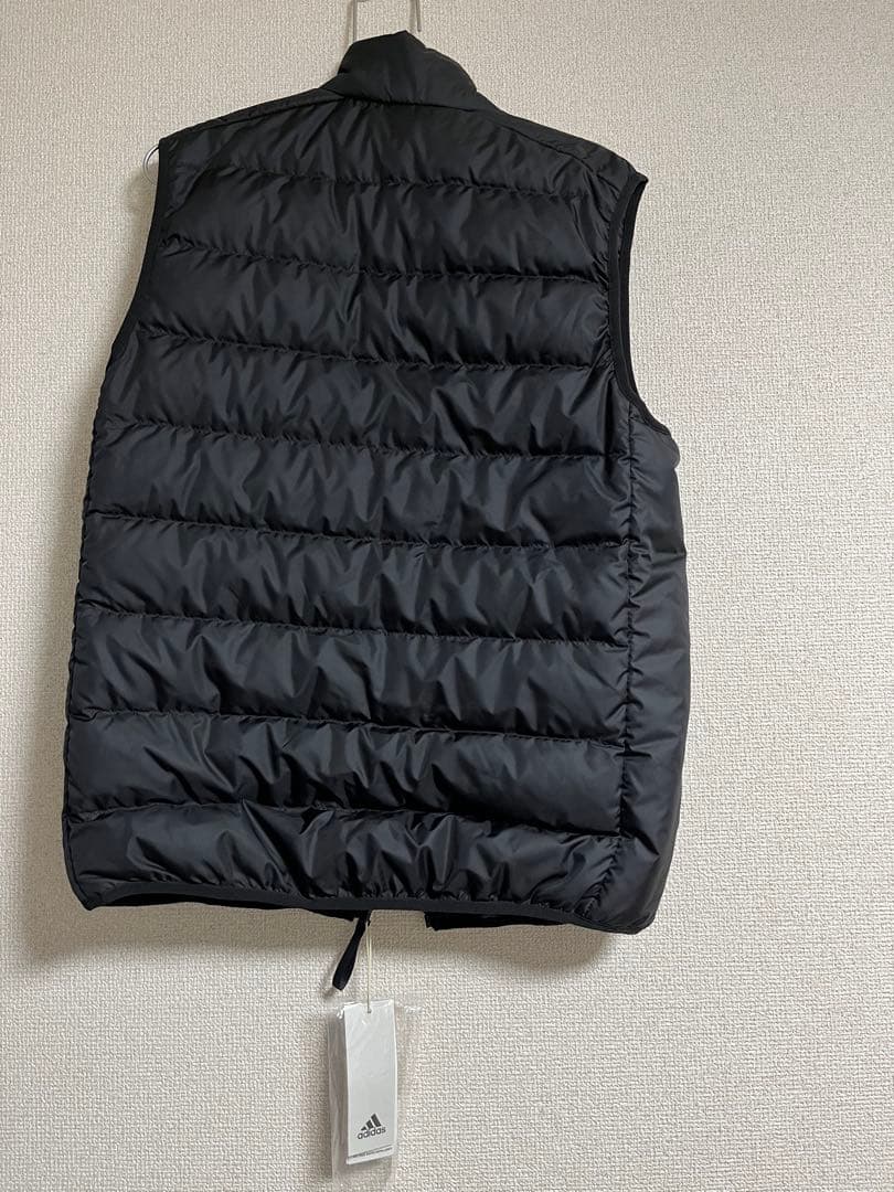 adidas ブラック ダウンベスト L H25778