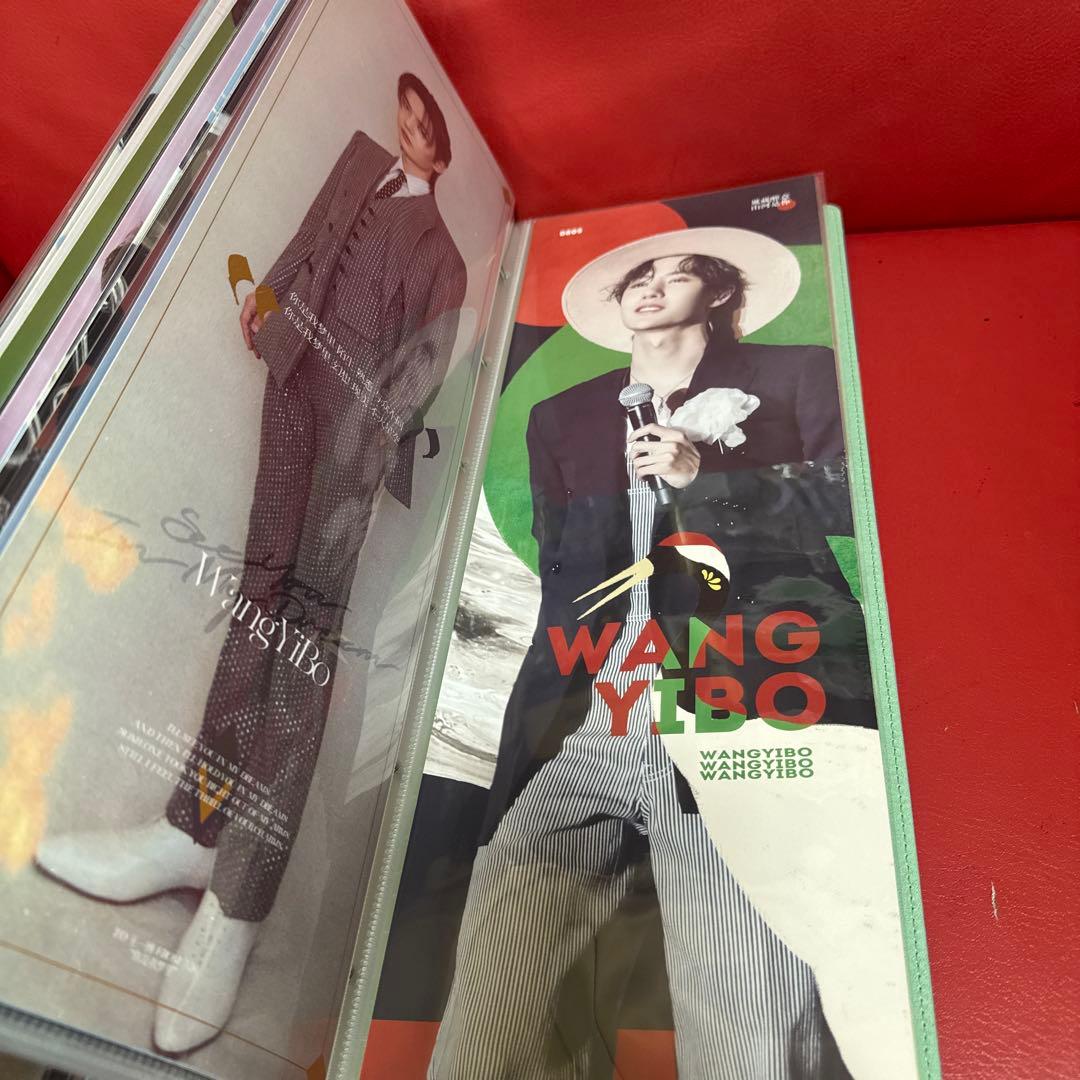 王一博手幅 50枚収納冊付き