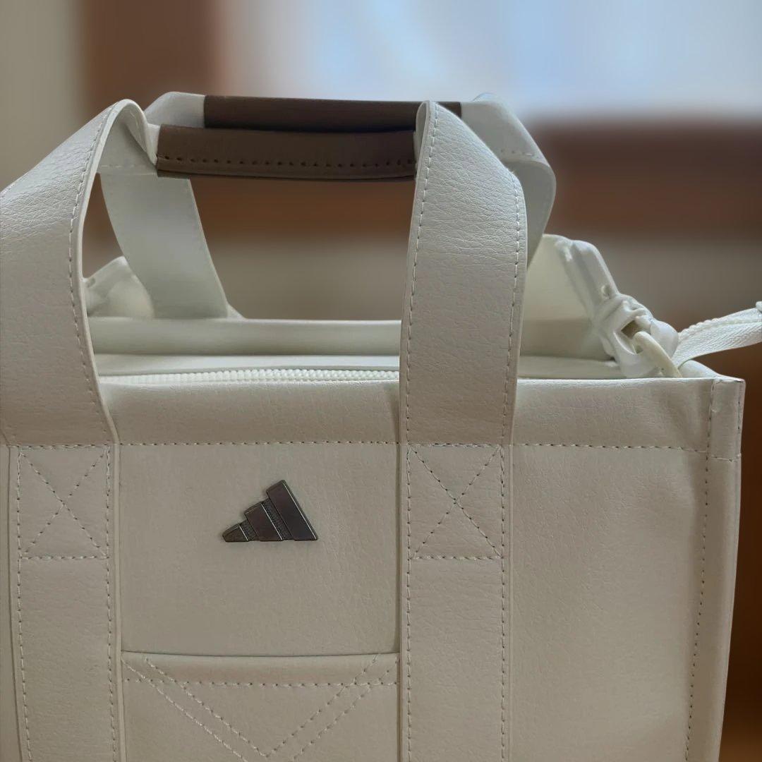 ゴルフラウンドバッグ　adidas ホワイト トートバッグ