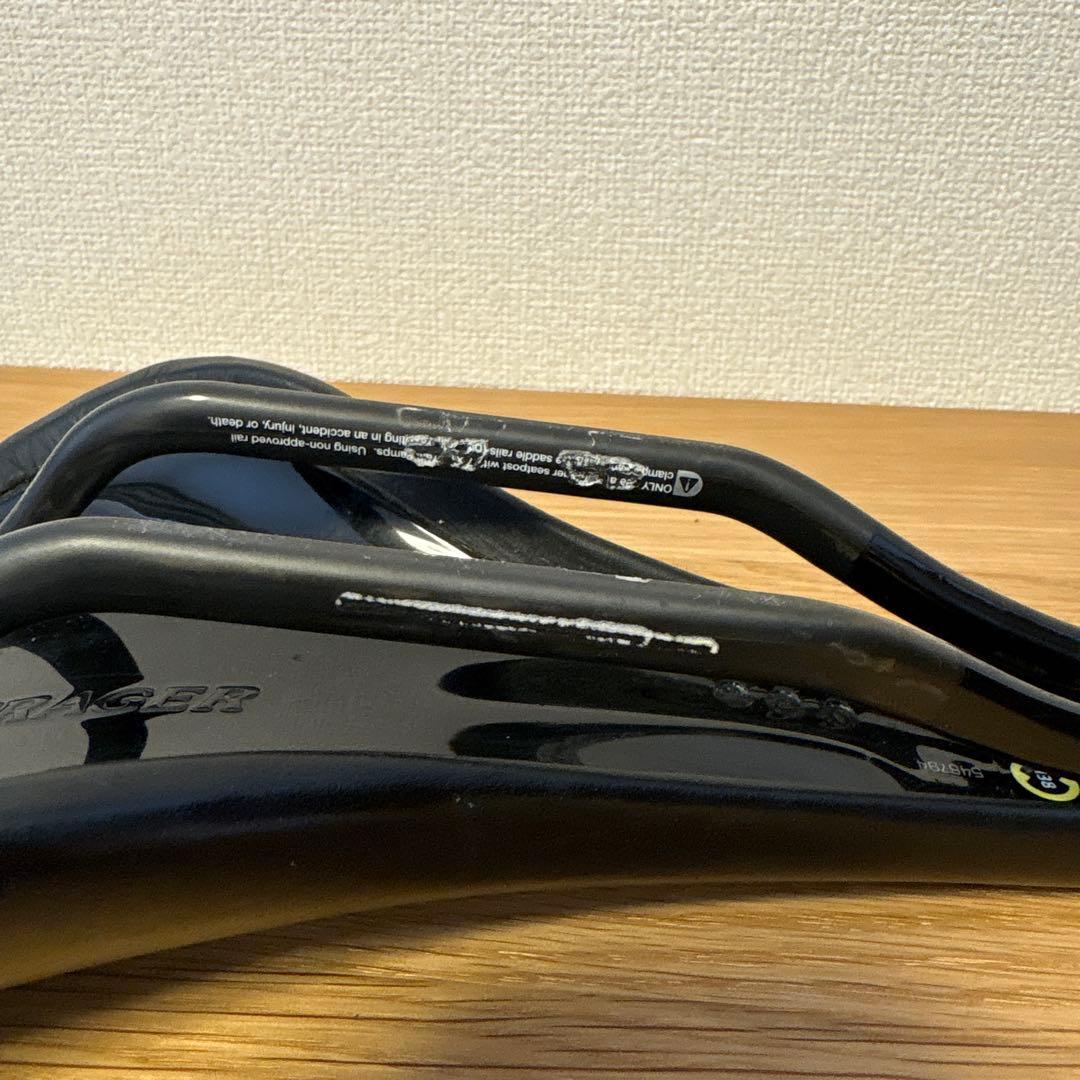 SERANO ブラックサドル