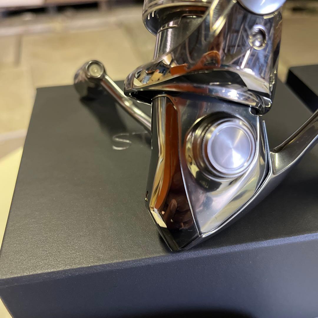 シマノ　18ステラ C2500SHG ［美品］リブレハンドルノブ付き