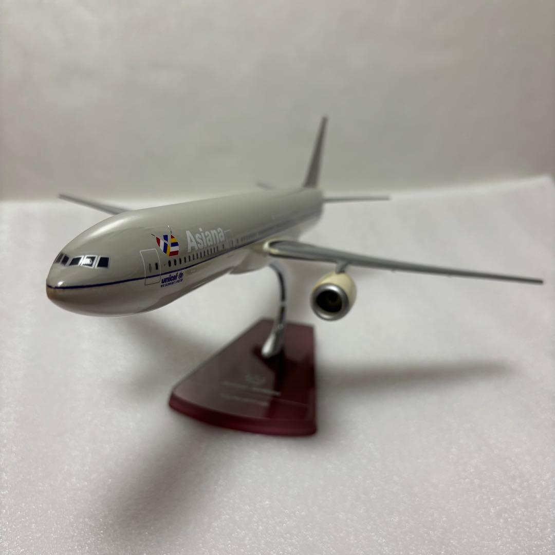 レアAsiana Airlines Boeing 777-200ER 1/200