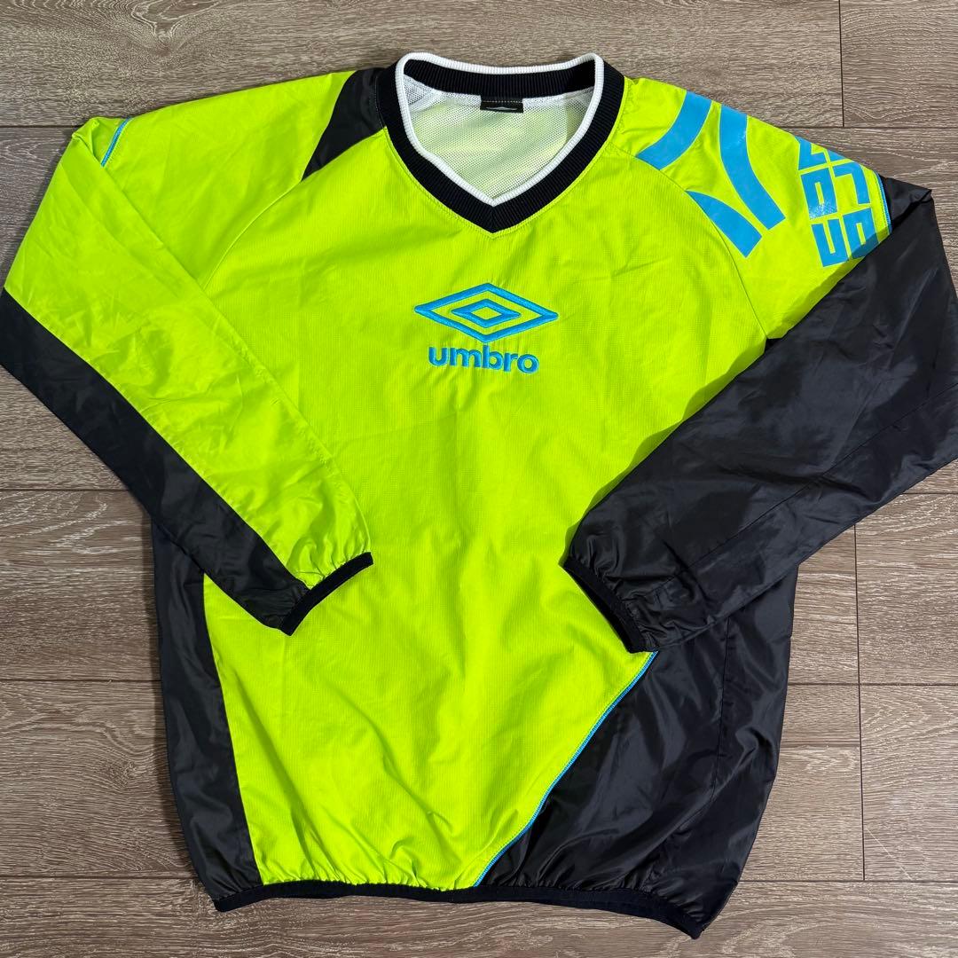 美品 umbro 防風性 裏メッシュ ピステ ウィンドブレーカー 上下 M