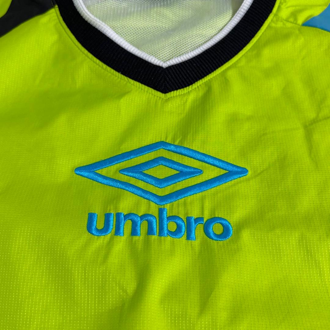 美品 umbro 防風性 裏メッシュ ピステ ウィンドブレーカー 上下 M