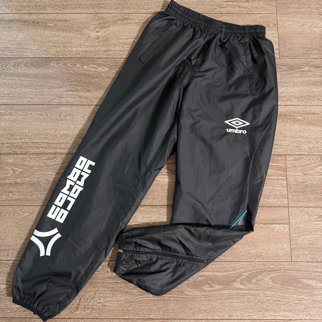 美品 umbro 防風性 裏メッシュ ピステ ウィンドブレーカー 上下 M