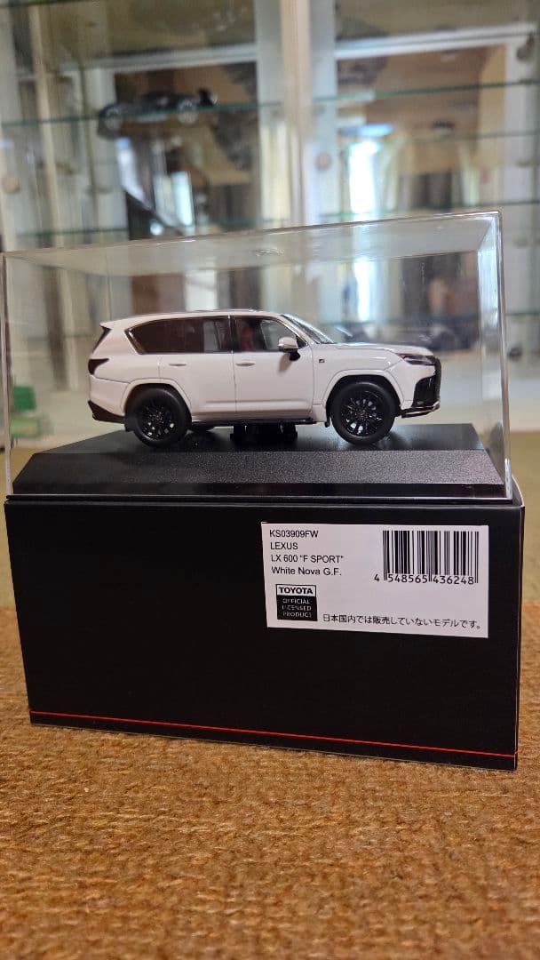 1/43 京商 レクサス LX 600 F Sport