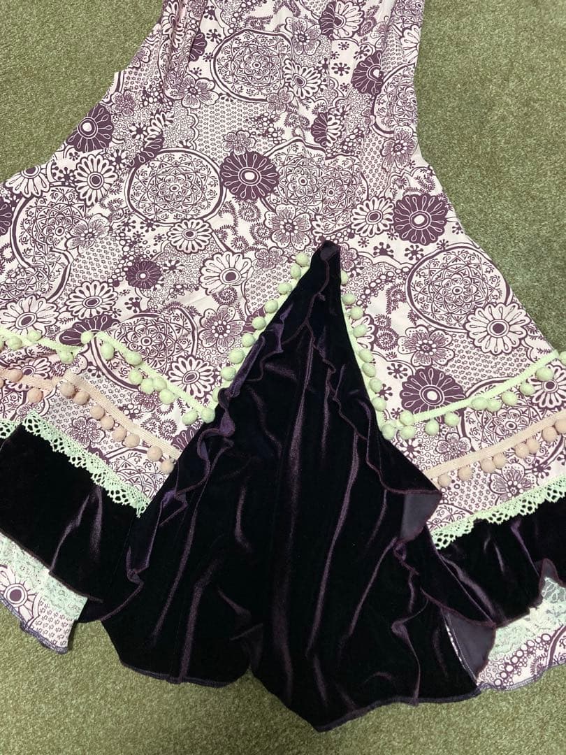 美品 ツーピース フラメンコ衣装　ストレッチ生地　レースブラウス