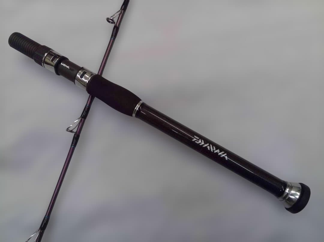 ダイワ ゴウイン アオモノM235落とし込み等に 6:4調子