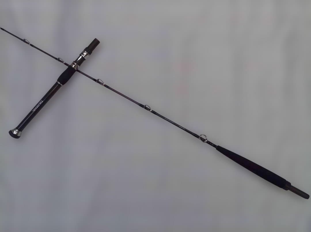 ダイワ ゴウイン アオモノM235落とし込み等に 6:4調子