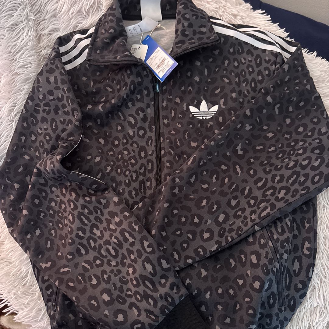adidas ABCマート限定 レオパード柄トラックジャケット