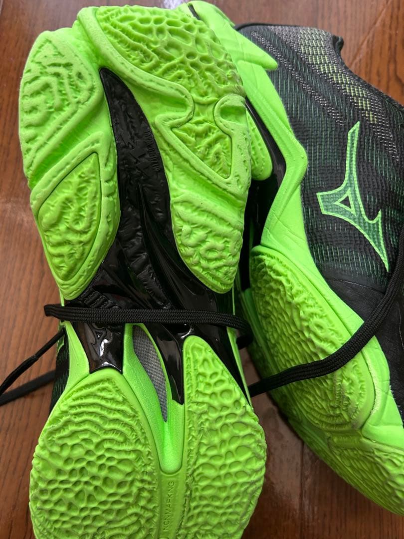 Mizuno バレーボールシューズ ウエーブライトニングエリート25.0㎝