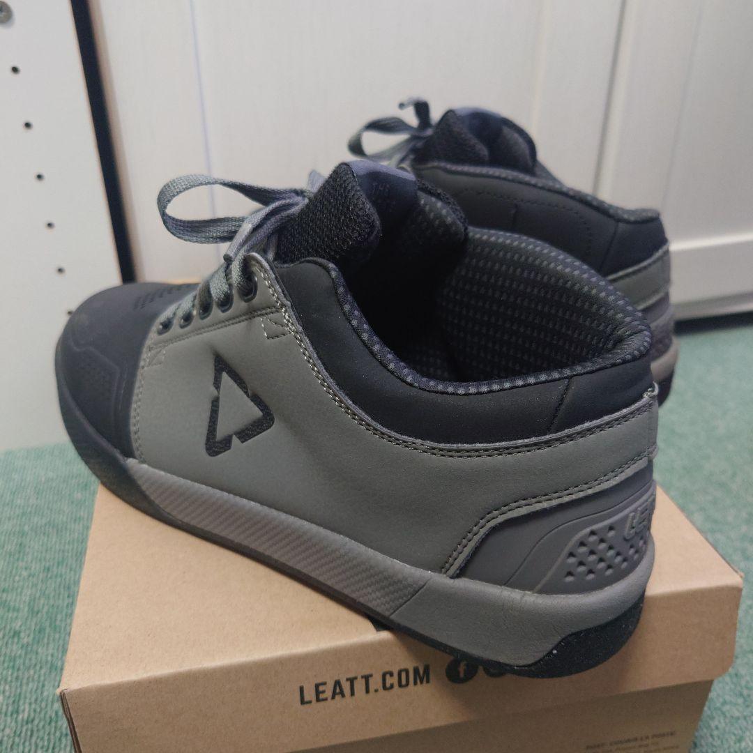 LEATT リアットMTBフラットペダル　スペシャライズドSPECIALIZED