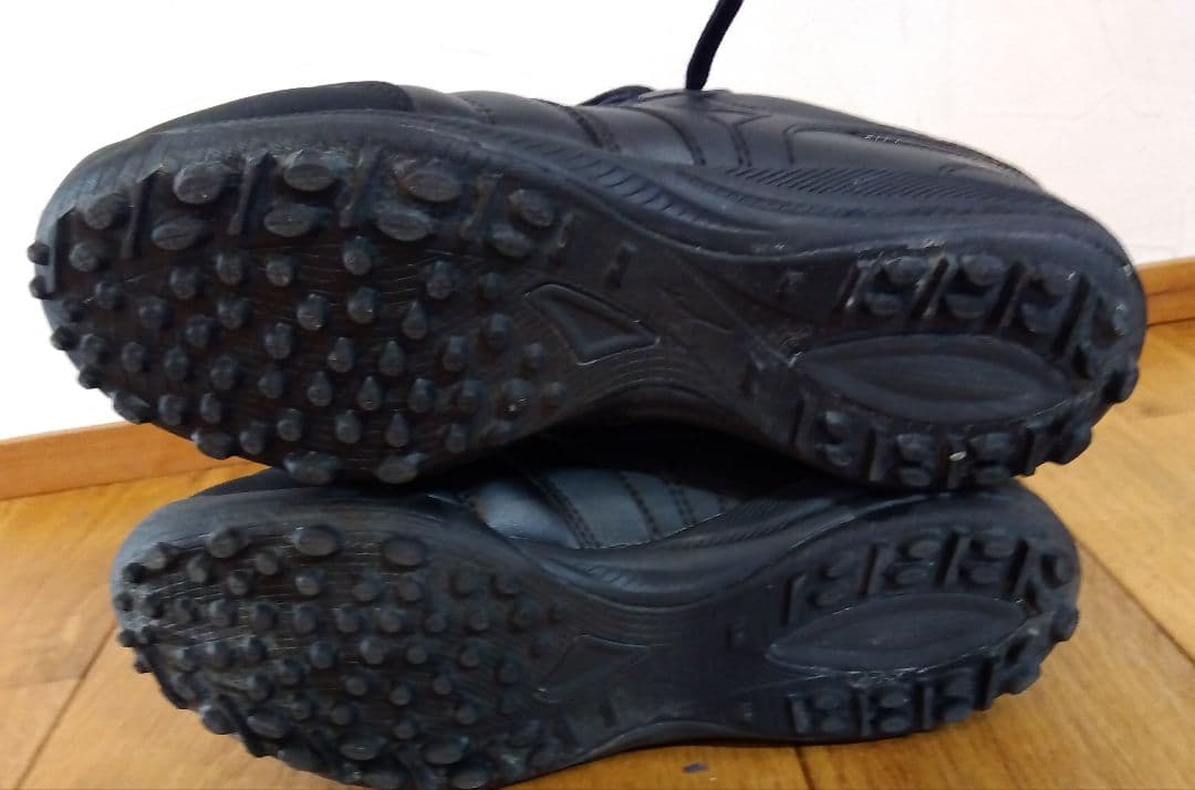 MORELIA ブラックサッカーシューズ