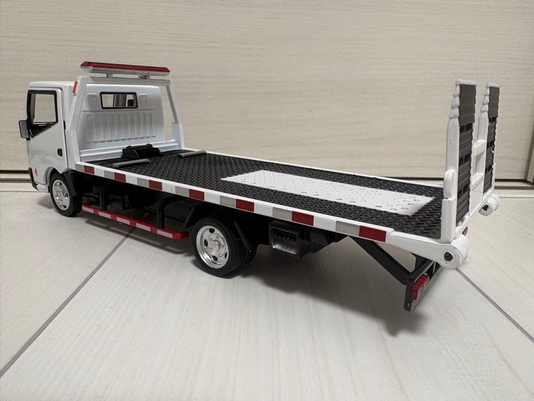 《新品》1:32 日産 積載車 花見台　ミニカー