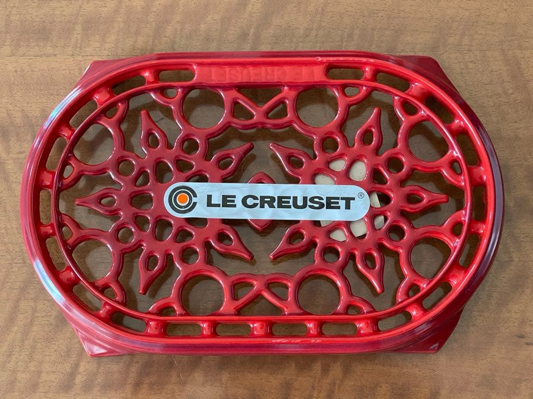 ルクルーゼ オーバルトリベット レッド