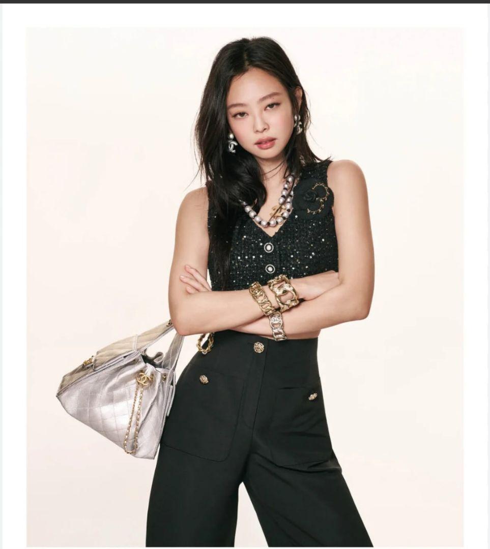 CHANEL シルバー キルティングバッグ　ノベルティ